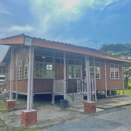 Tamteh Homestay Ayer Hitam Exteriér fotografie