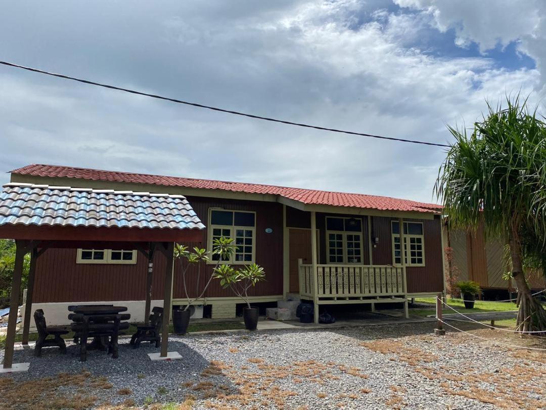 Tamteh Homestay Ayer Hitam Exteriér fotografie
