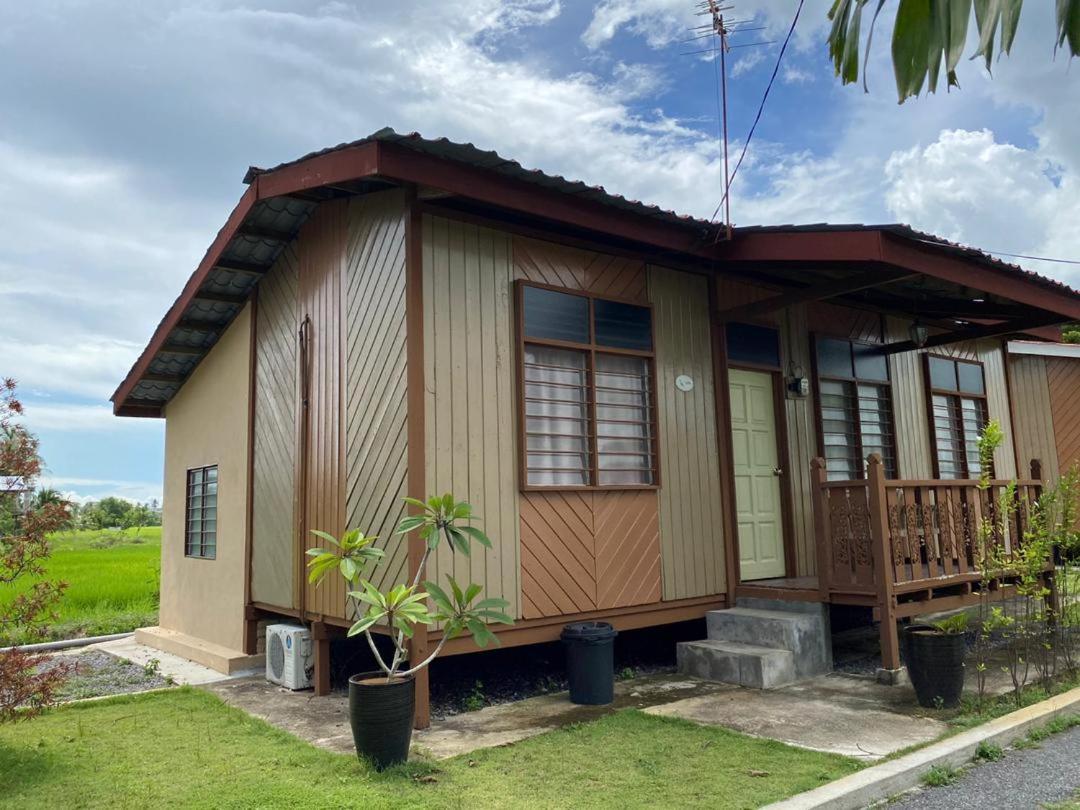 Tamteh Homestay Ayer Hitam Exteriér fotografie