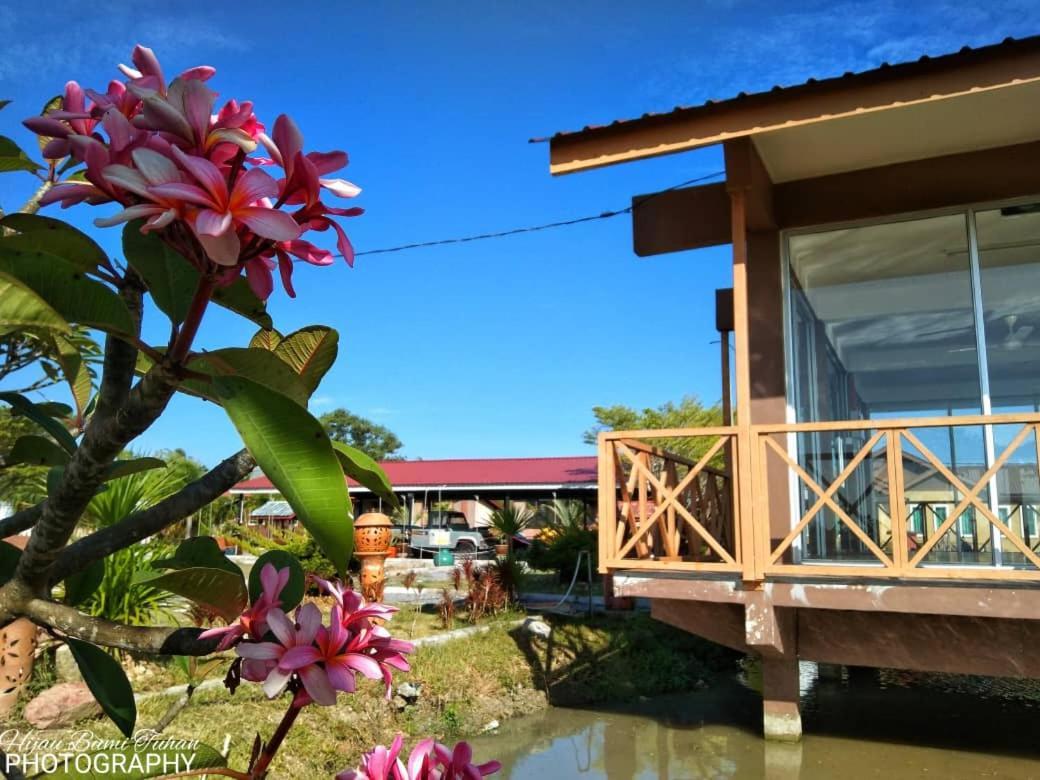 Tamteh Homestay Ayer Hitam Exteriér fotografie