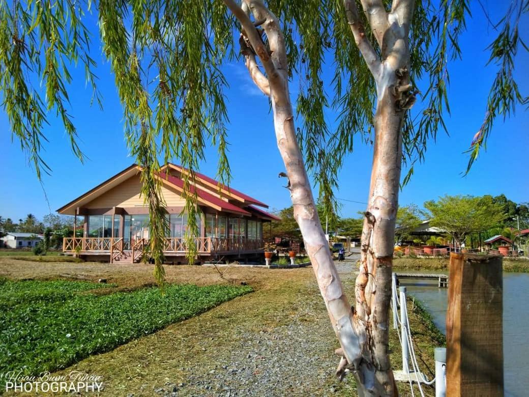 Tamteh Homestay Ayer Hitam Exteriér fotografie