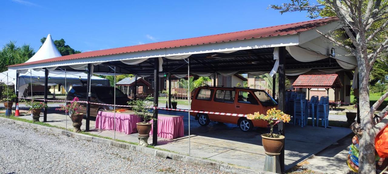Tamteh Homestay Ayer Hitam Exteriér fotografie