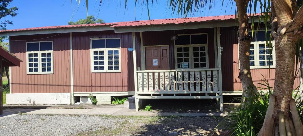 Tamteh Homestay Ayer Hitam Exteriér fotografie