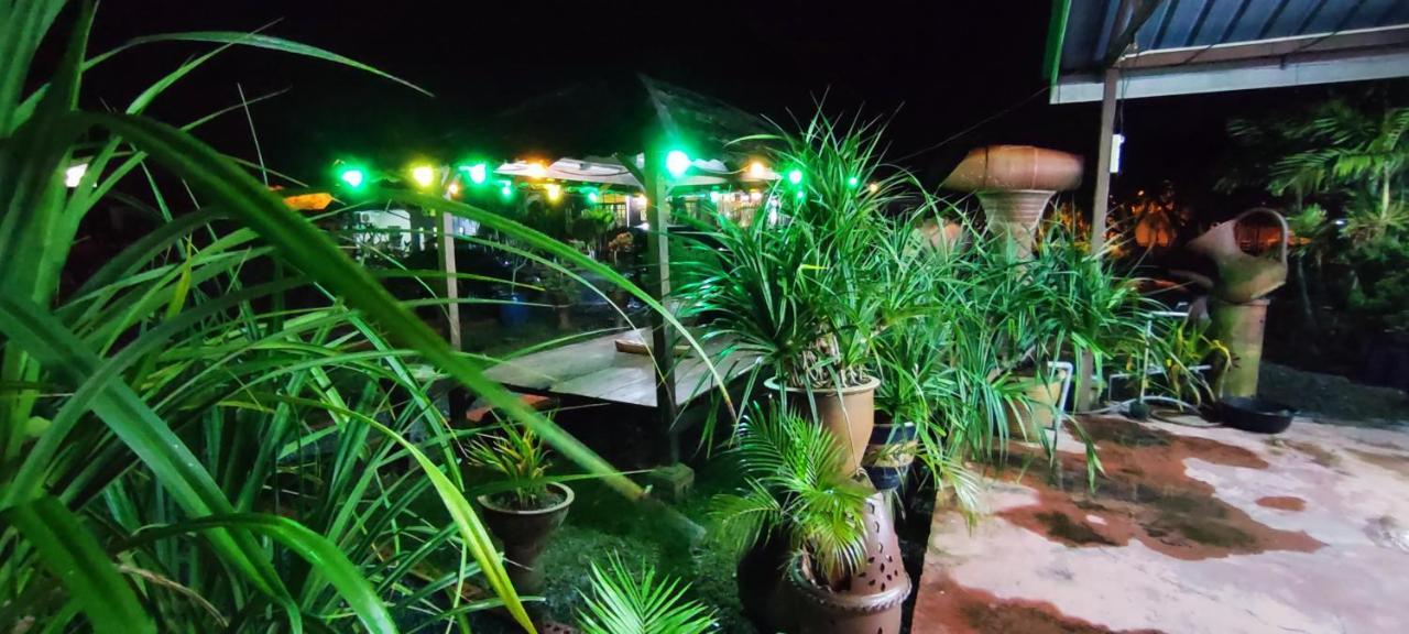 Tamteh Homestay Ayer Hitam Exteriér fotografie