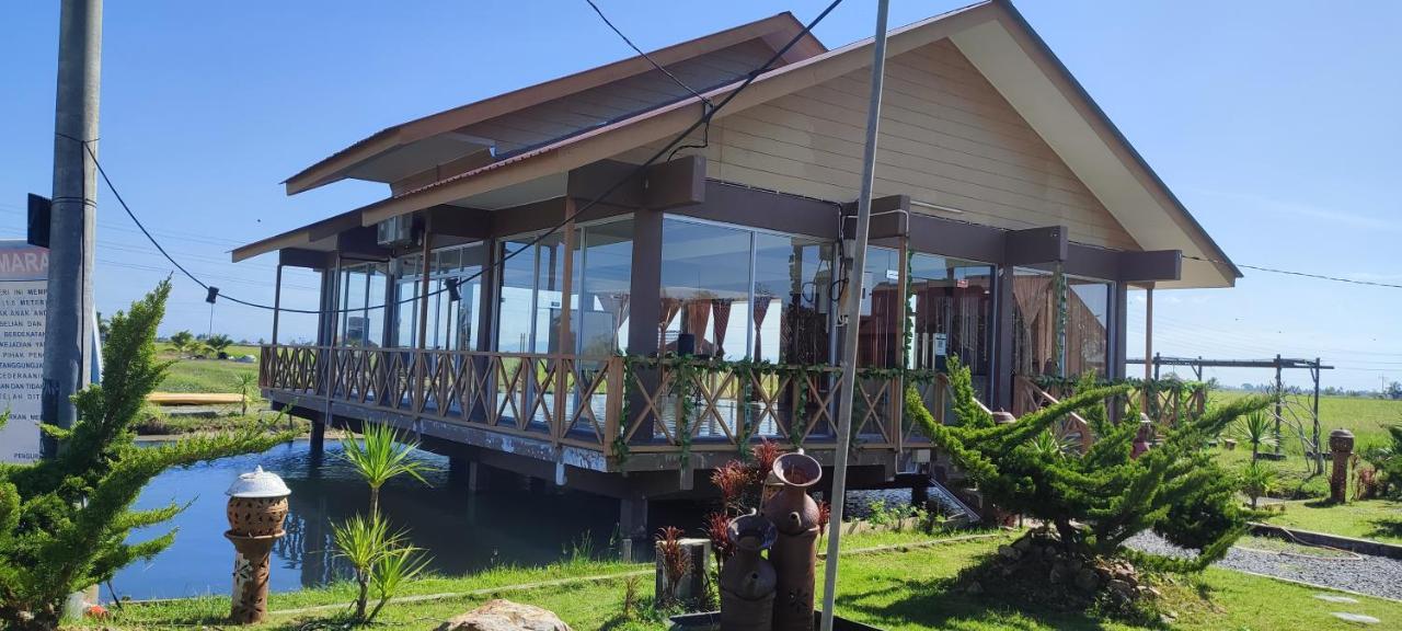 Tamteh Homestay Ayer Hitam Exteriér fotografie