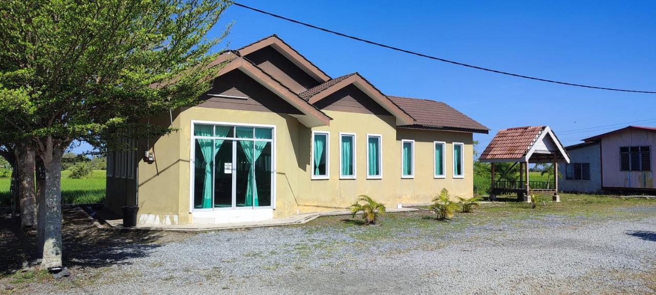 Tamteh Homestay Ayer Hitam Exteriér fotografie