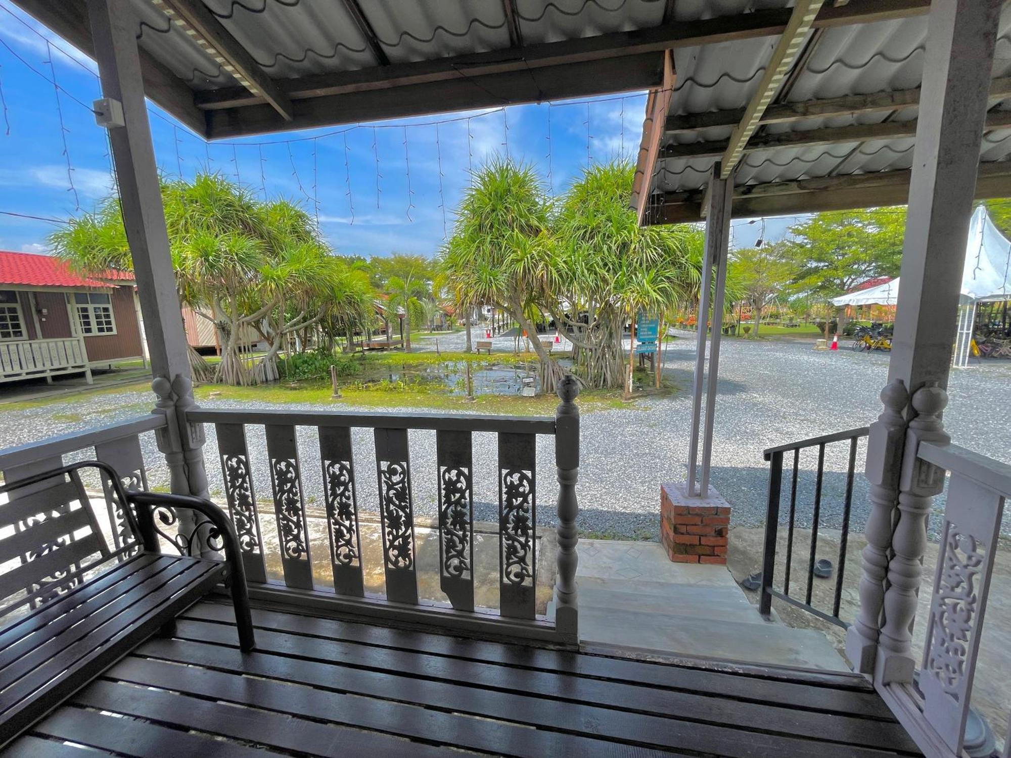 Tamteh Homestay Ayer Hitam Exteriér fotografie