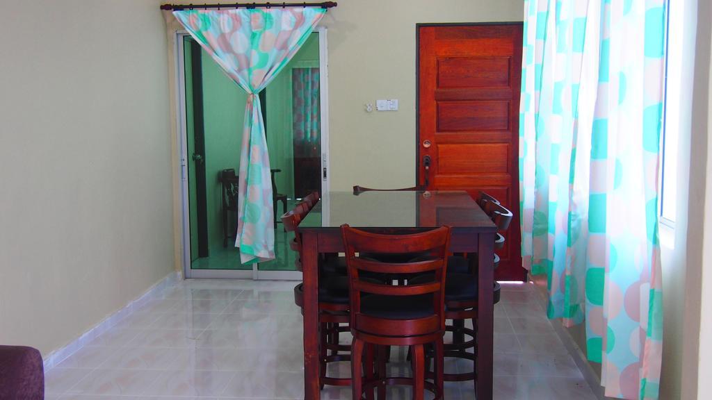 Tamteh Homestay Ayer Hitam Exteriér fotografie